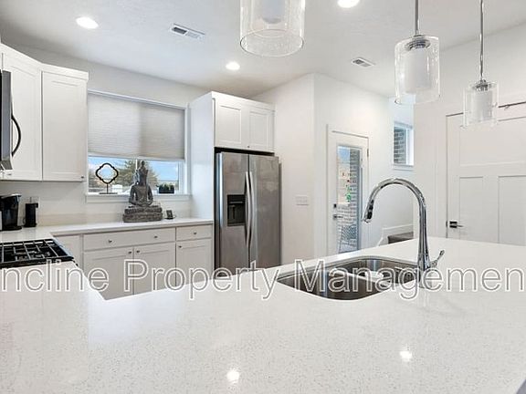 2nd image of 1428 E Komenda Way