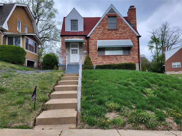 8303 Knollwood Dr, Saint Louis, MO 63121