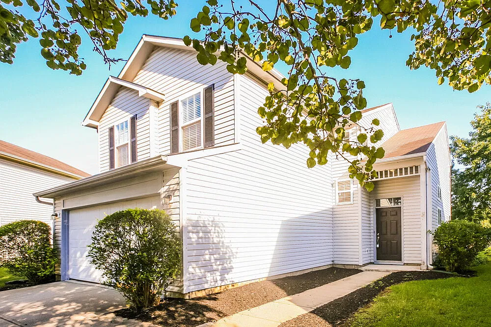 3 bed, 2.5 bath, 1624 sqft, $1,820 — Photo 4