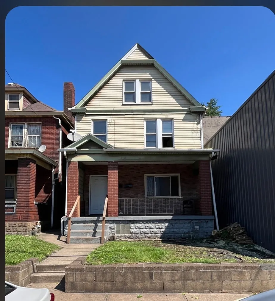 Zoyne Realty, LLC - 1 - 2nd floor — Photo 1