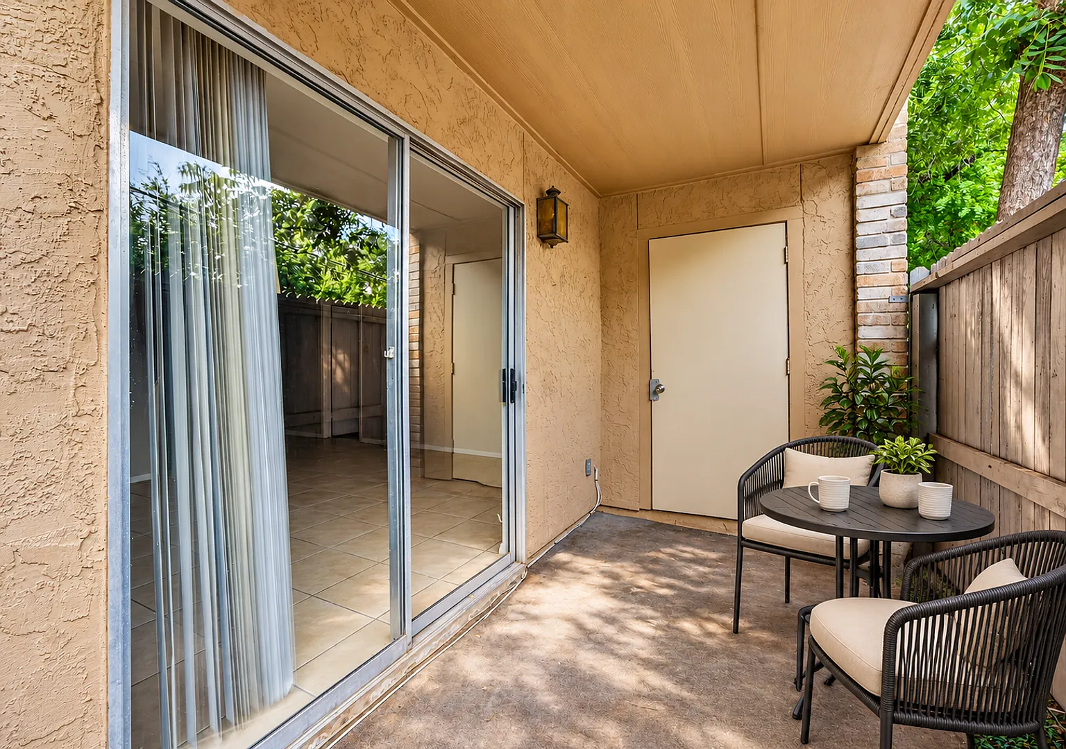 This recently renovated 2-bedroom, 2-bath unit offers modern finishes and comfortable living in a... — Photo 1