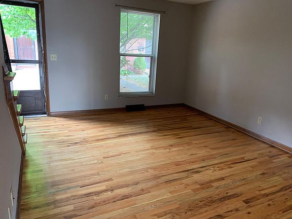 3rd image of 1886 Willoway Cir S