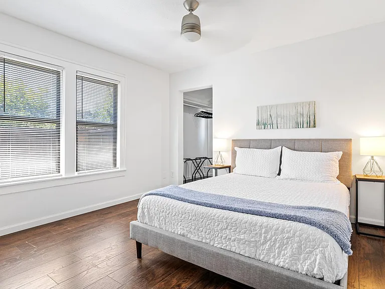 1230 S Montclair Ave — Photo 20