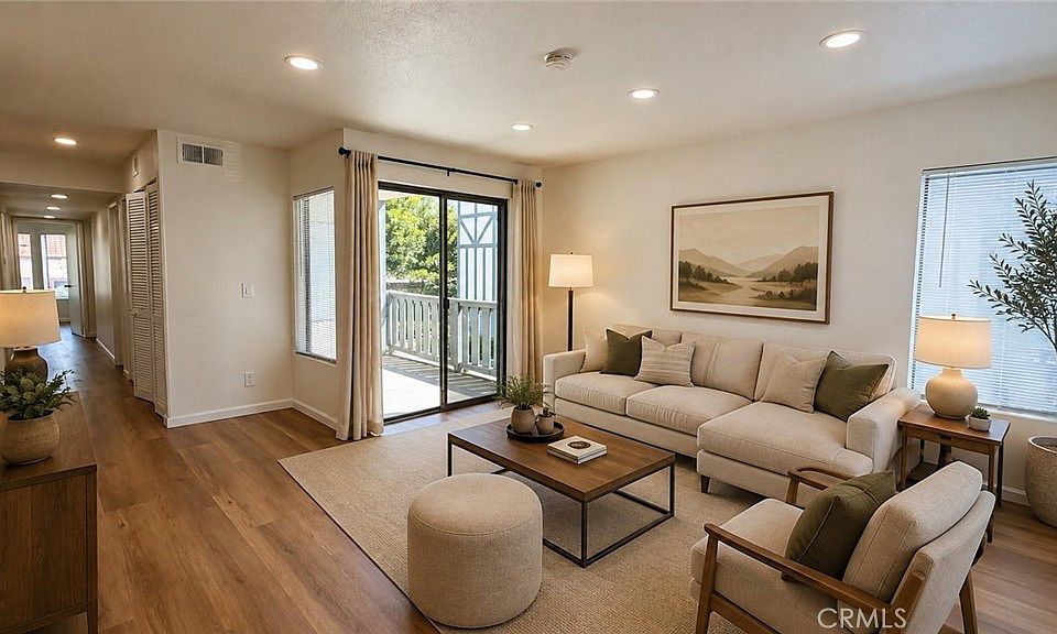1st image of 3044 W Cheryllyn Ln