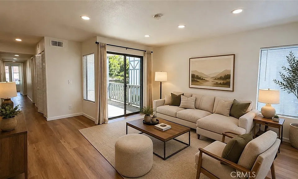 3044 W Cheryllyn Ln