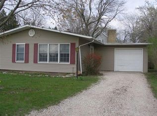 2001 Schuyler Dr, Peru, IL 61354