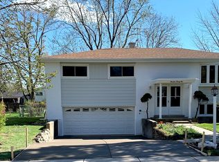 1925 E Yuma Ln, Mount Prospect, IL 60056