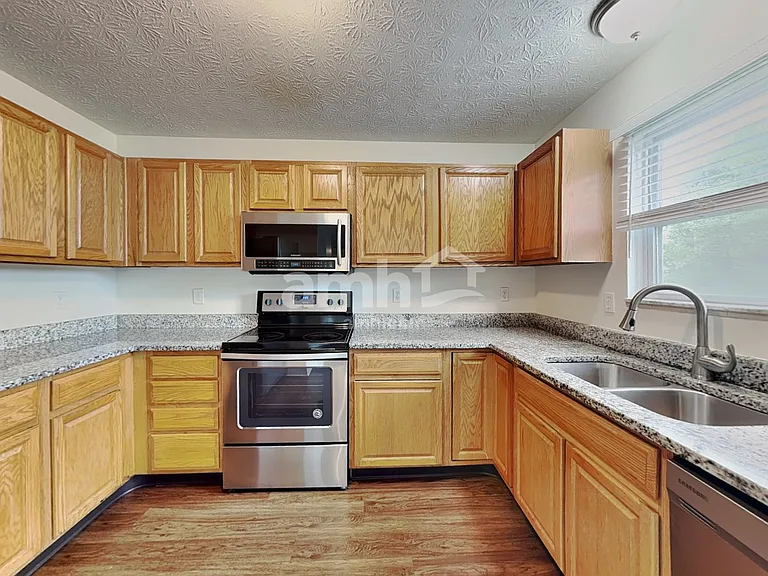 7722 Brunfield Dr — Photo 3
