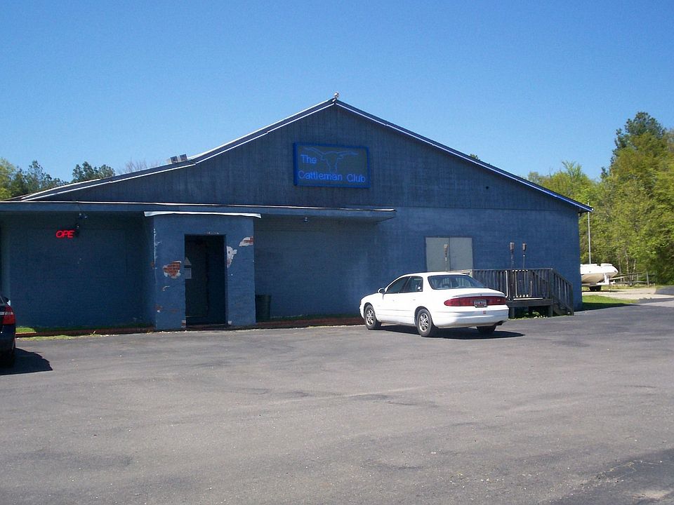 2nd image of 755 Saluda Rd