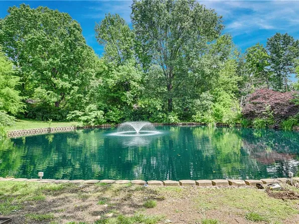 3200 NW 51st Ter, Blue Springs, MO 64015