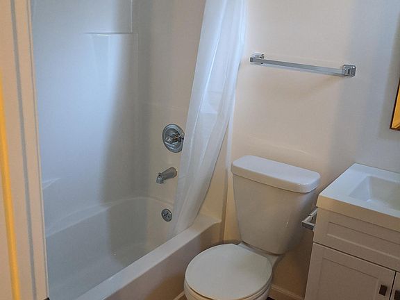 5th image of 6410 Encinita Ave