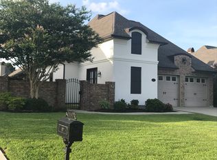 912 Middlebrook, Lake Charles, LA 70605