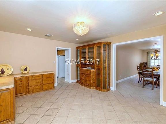 4th image of 2725 Rosanna St