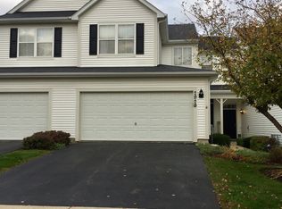 2920 Langston Cir, St Charles, IL 60175