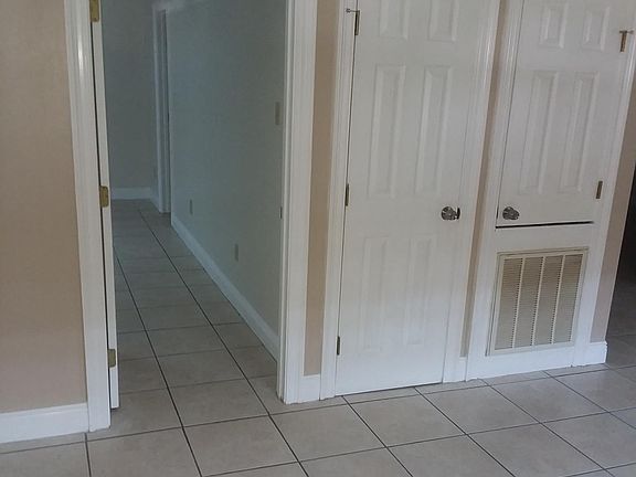 4th image of 629 Alvar St #1-2