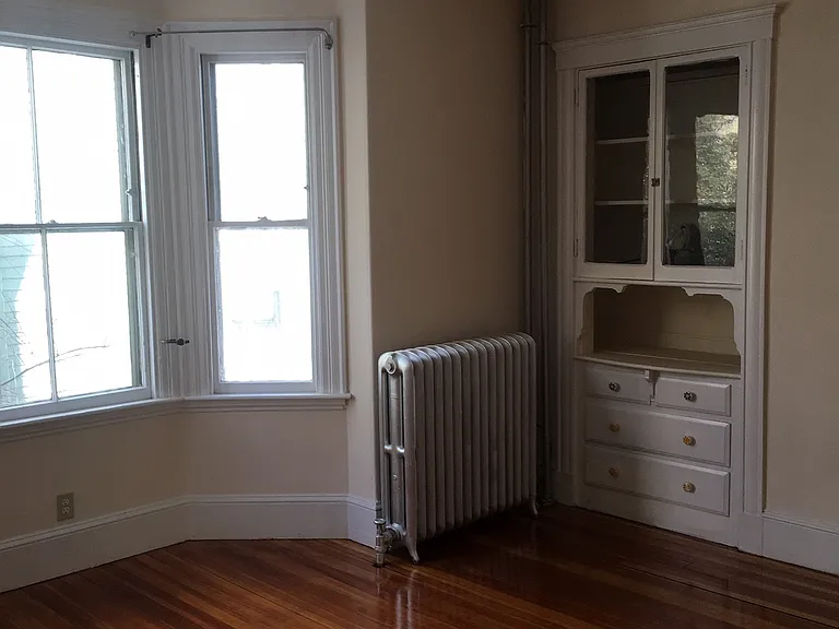 7 Burr St #1 — Photo 13