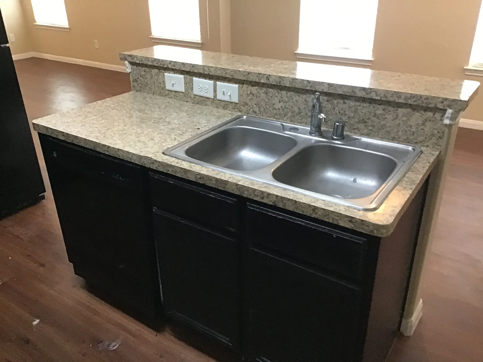 3 bed, 2.0 bath, 1192 sqft, $1,695 — Photo 4
