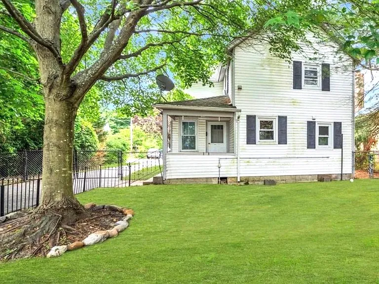 217 Church St — Photo 26