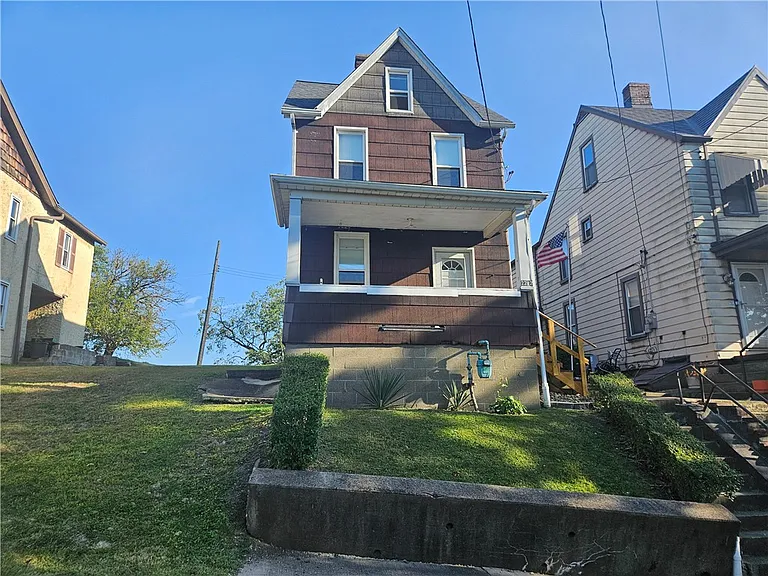 2212 Cronemeyer St — Photo 1