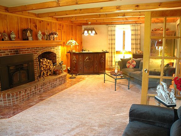 Living Rm w fireplace