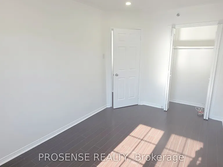 9699 Jane St #13 — Photo 29