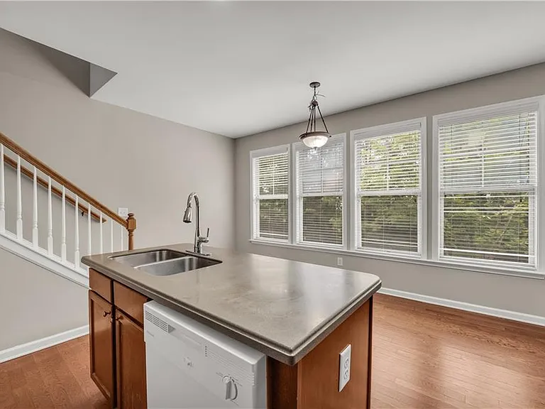 501 Grove Field Ct — Photo 28