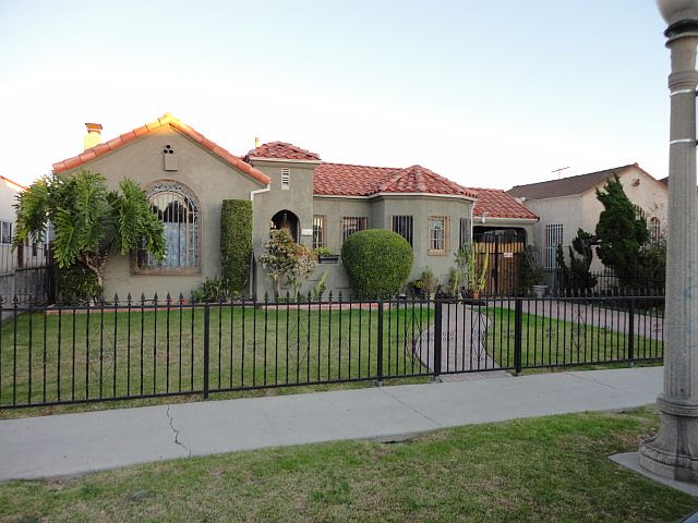 1st image of 2912 S Bronson Ave