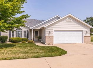 1417 Inglewood Cir, Bloomington, IL