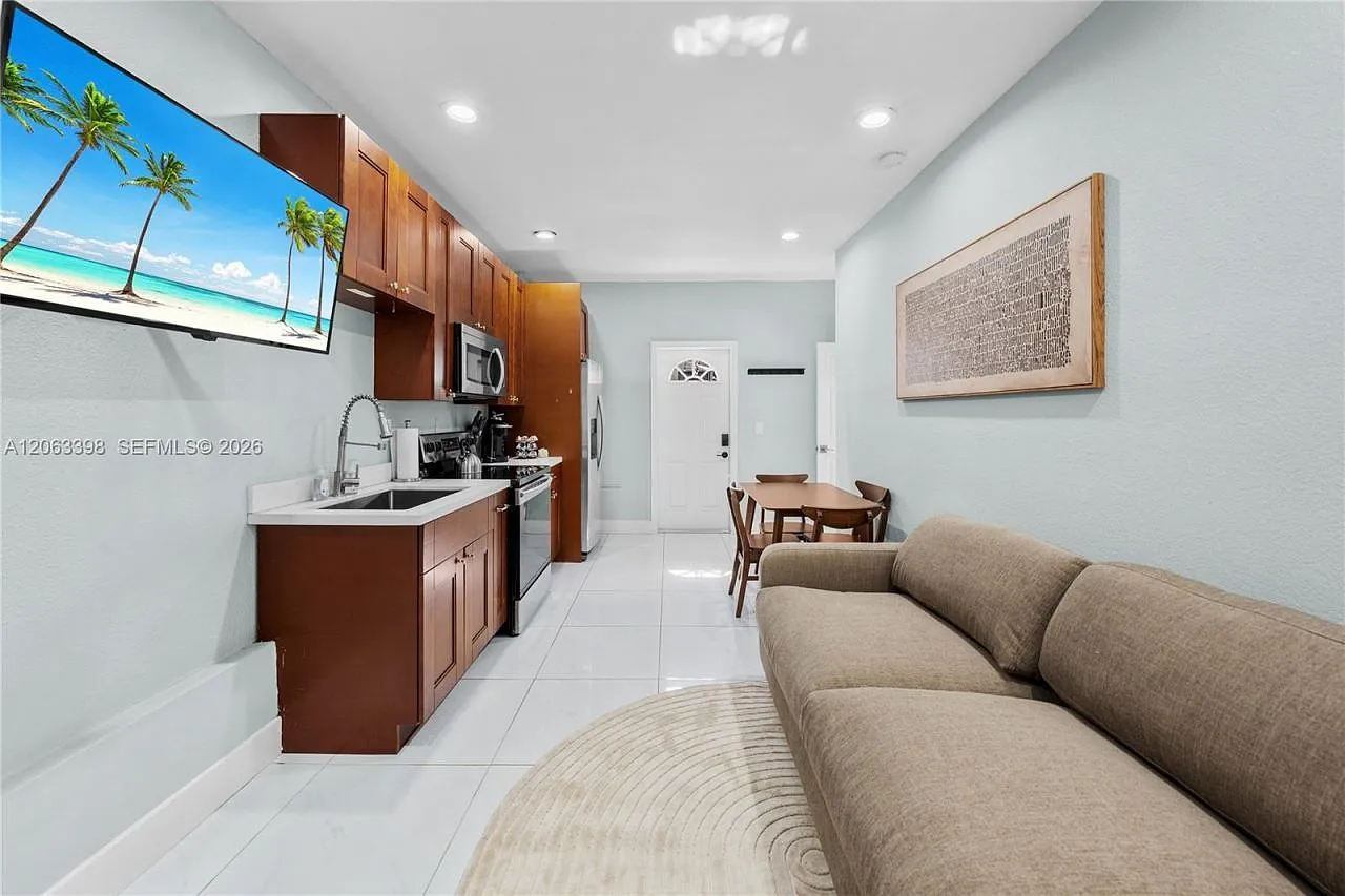 1 bed, 1.0 bath, 600 sqft, $2,200 — Photo 4