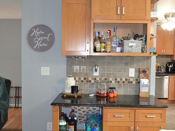 2nd image of 77 Saint Andrews Dr