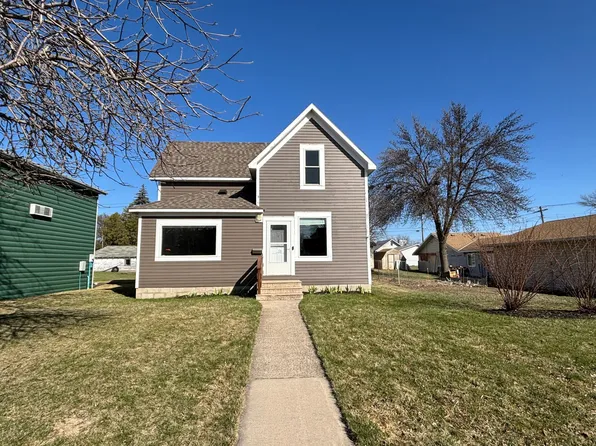 108 W 4th St, Morris, MN 56267