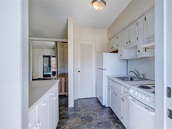 3rd image of 2115 NE 42nd Ct APT 105N
