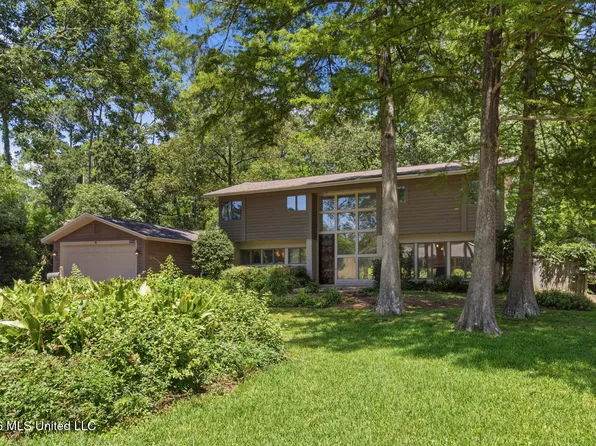 3954 Eastwood Dr, Jackson, MS 39211