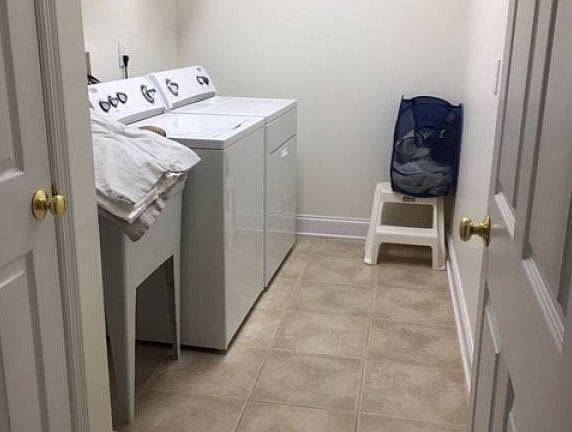 4th image of 606 Willington Pl