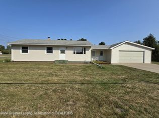 705 S 1st St, Edmore, MI 48829