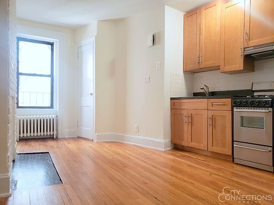 1st image of 5 1/2 Jane St APT 5R