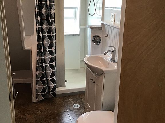 2nd image of 26 Moore St Floor 3