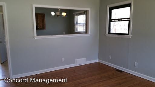 3rd image of 715 Devon Dr
