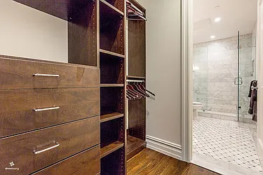 Rented by Dixon Advisory USA Inc.