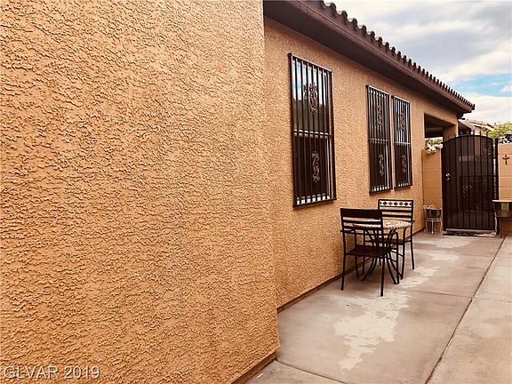 4th image of 2825 Murray Hill Ln