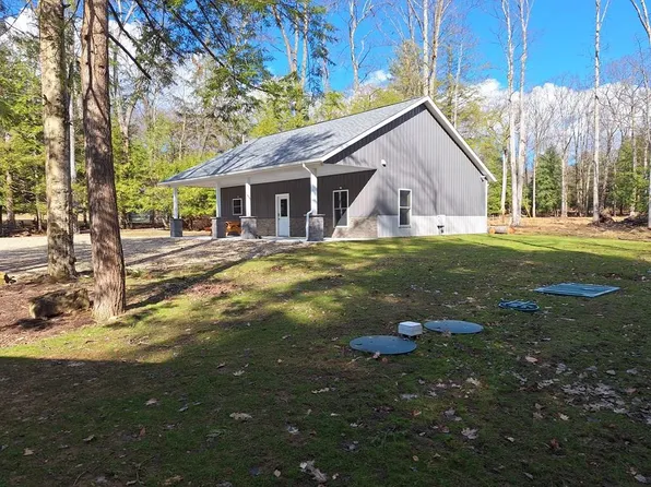1955 Greenwood Rd, Marienville, PA 16239