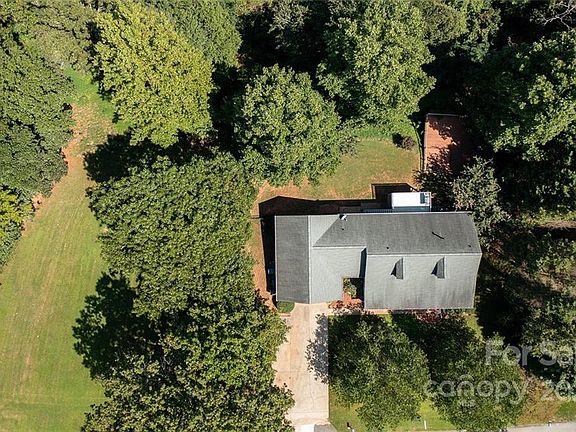 2nd image of 3933 & 3945 Shakespeare Dr
