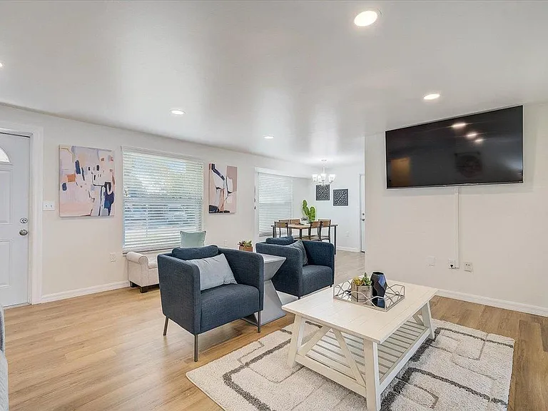 6228 Fordham Pl — Photo 8