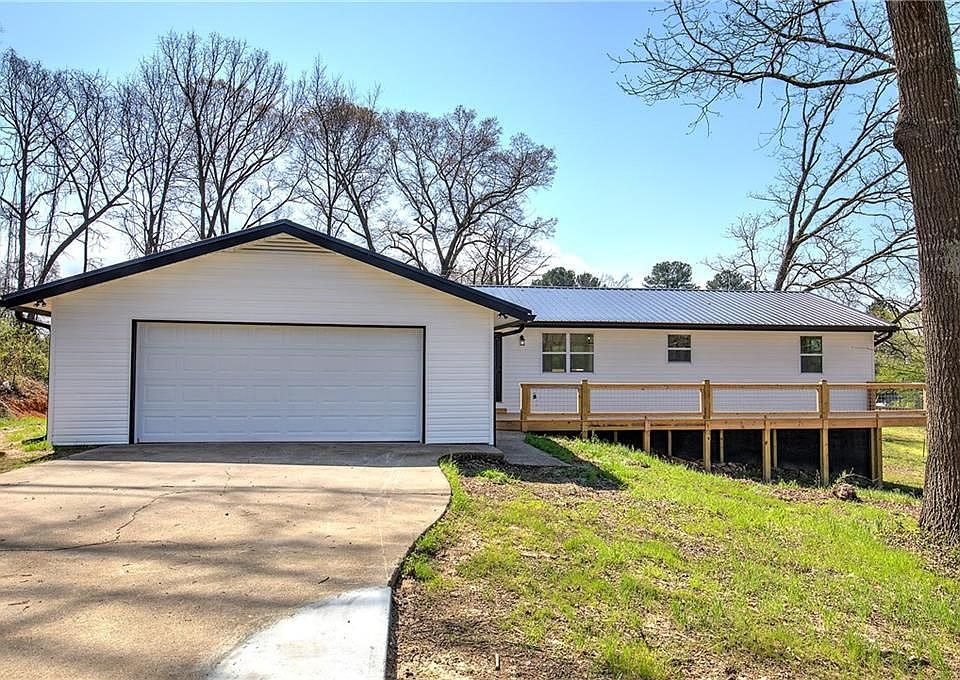 1st image of 516 Baxter Rd #D