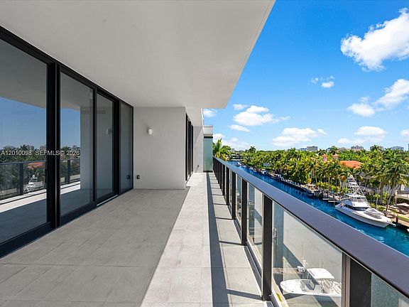4th image of 160 Isle Of Venice Dr #Penthouse 2