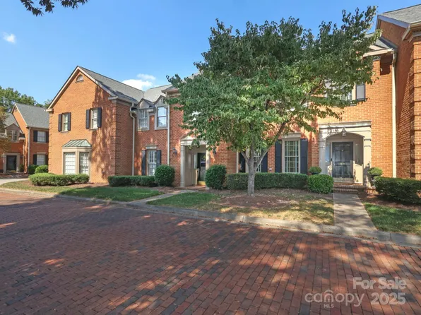 2839 Sharon View Rd, Charlotte, NC 28210