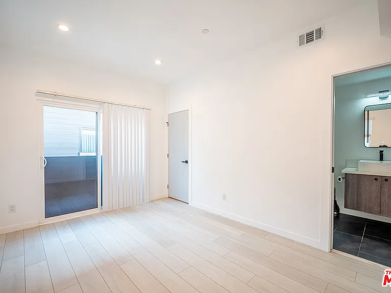 246 N Dillon St #1/2 — Photo 16