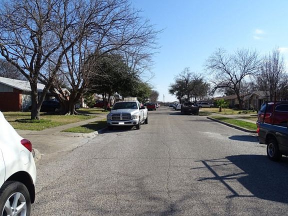 4th image of 622 Sunset Dr