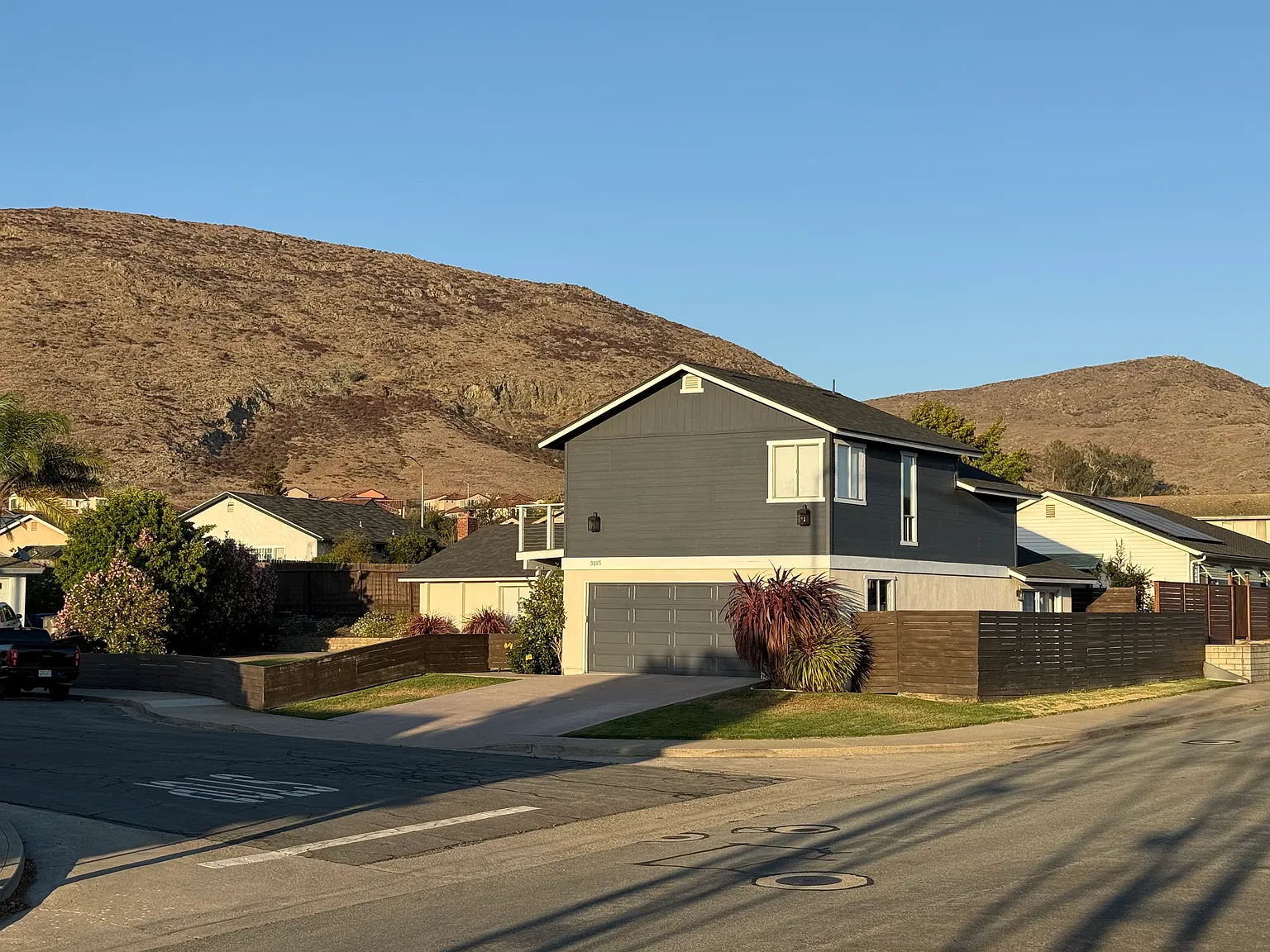 4 bed, 1800 sqft, $5,000 — Photo 2