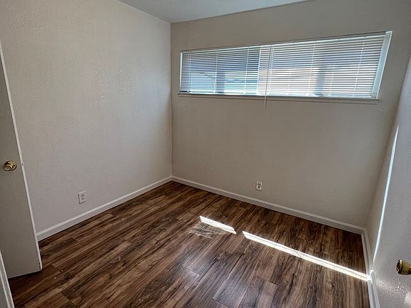 2nd image of 800 18th St APT 12